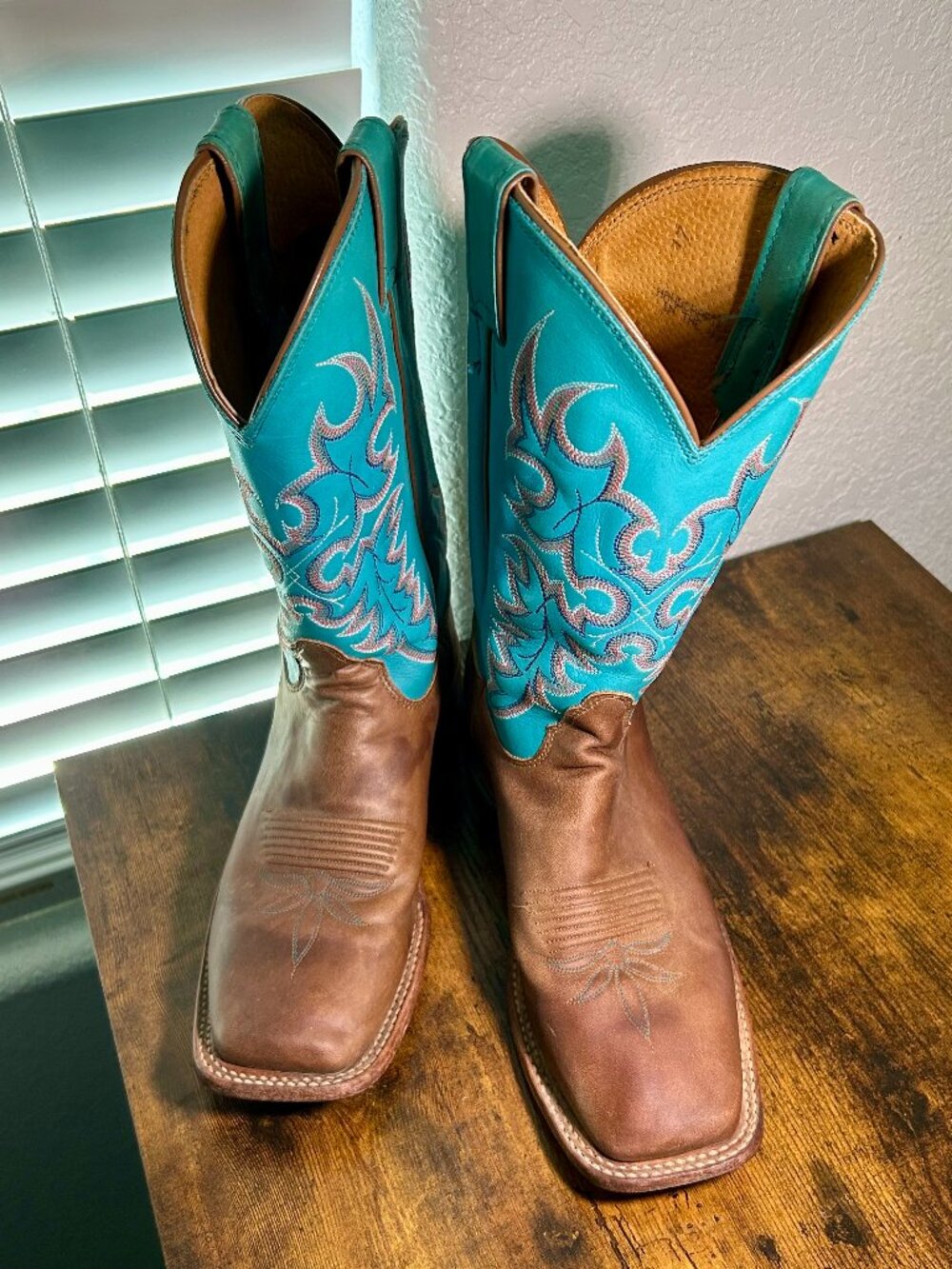 Nocona Boots, Women's Size 8.5, Tan and Turquoise with Multicolor Stitching